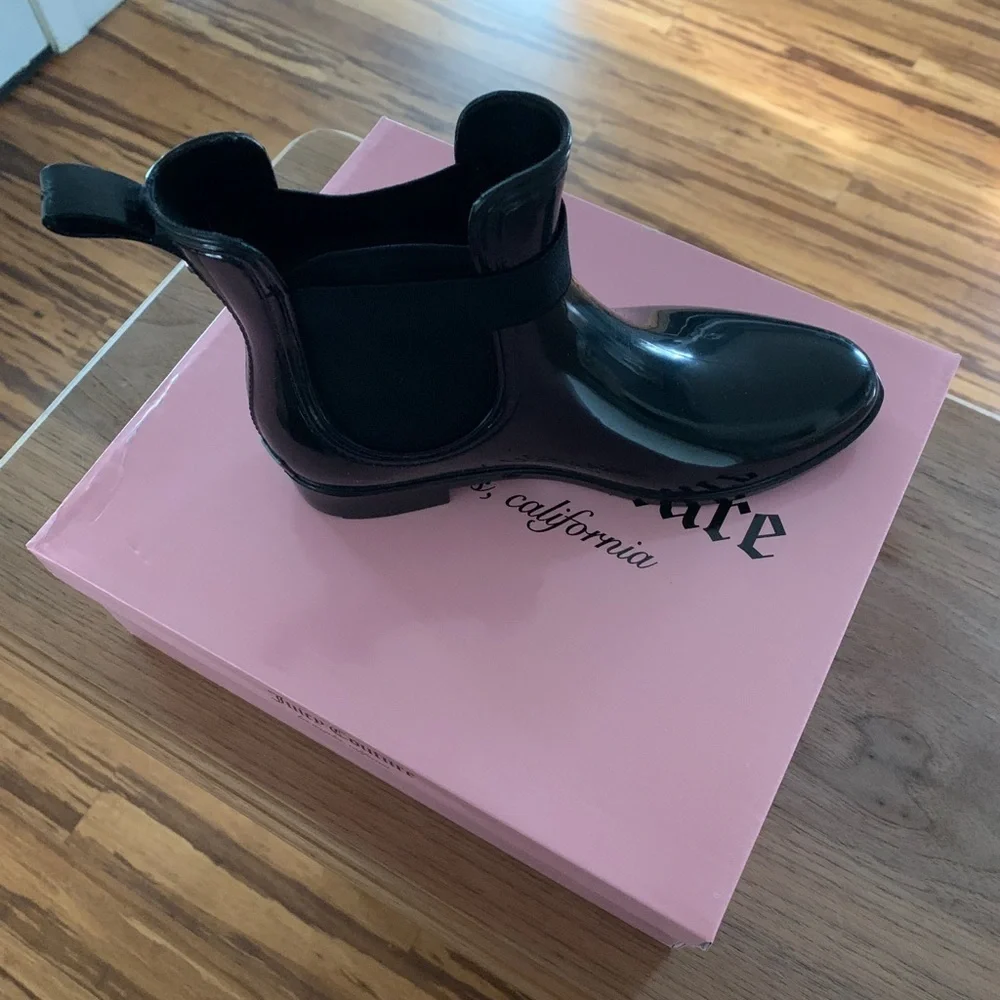 New with tags juicy couture rain boots